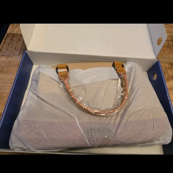 Wrangler Montana West Store Wrangler Tow-tone Satchel  Medium Tote Bag and  Cros - Picture 9 of 9